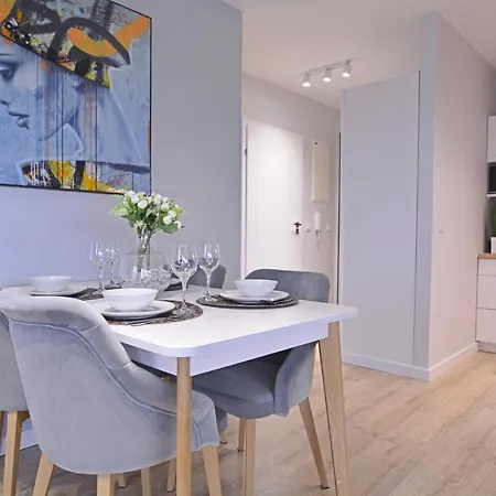 Sun Towers - Bryza - Z Parkingiem Апартаменты Свиноуйсьце